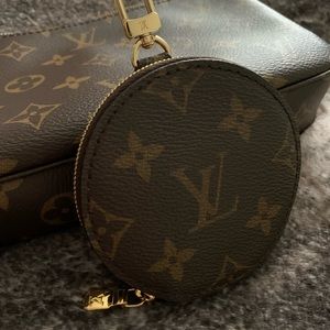 Louis Vuitton multi Pochette accessoire coin purse
